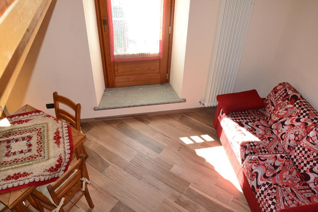 Apartmán Lo Coppa Fen Aosta Pokoj fotografie