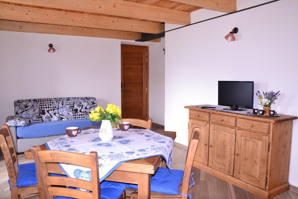 Apartmán Lo Coppa Fen Aosta Pokoj fotografie
