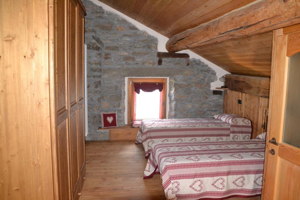 Apartmán Lo Coppa Fen Aosta Pokoj fotografie